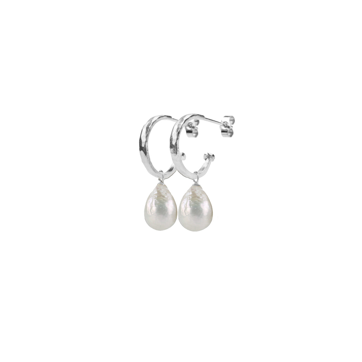 Silver mini hammered hoop earrings with pearl drop, featuring baroque pearls for elegant styling.