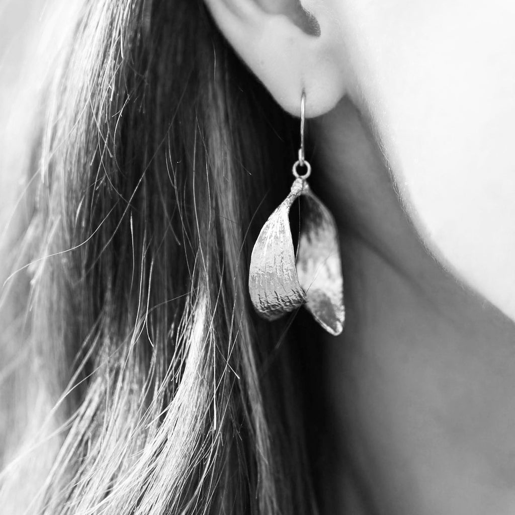 Silver Mistle Kiss Earrings | Zoraida London Jewellery
